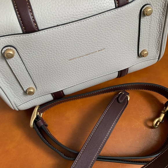 Ruby 25 - Picture 4 of 12